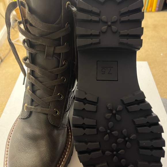 Mae Quilted Lug Sole Bootie - Picture 5 of 6